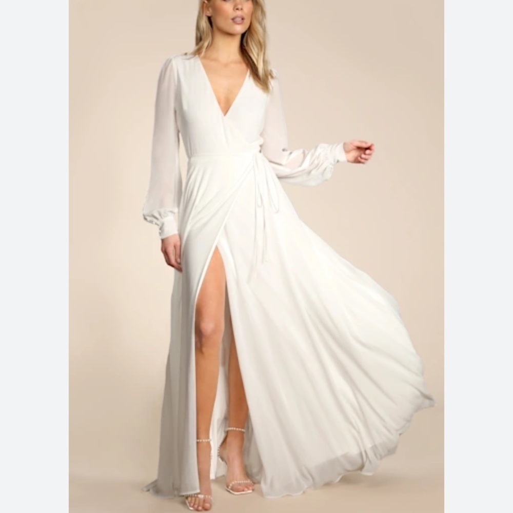 Lulu’ White My Whole Heart Long Sleeve Wrap Wedding Bridal Gown Size Small